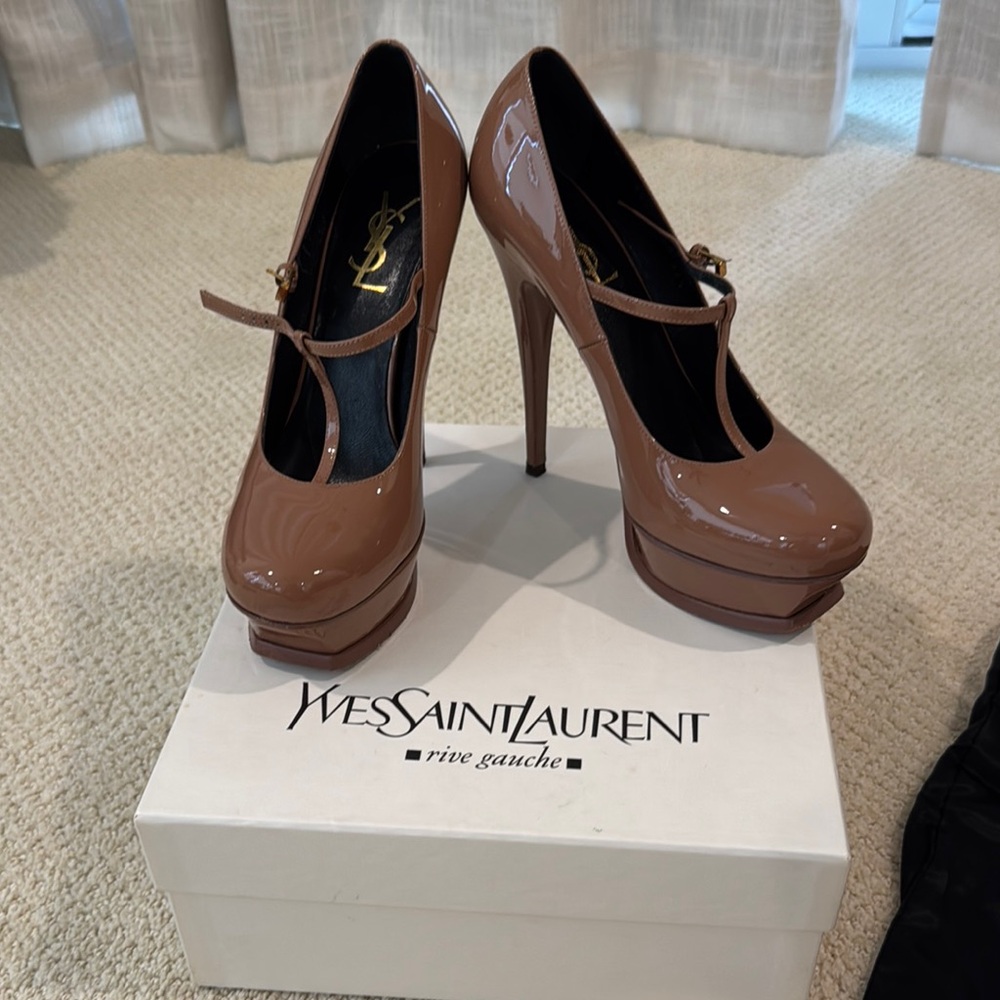 Yves Saint Laurent Nude High Heel Pumps